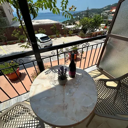 公寓 Vasiliki Garden View *